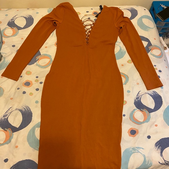 Dress - Picture 3 of 8